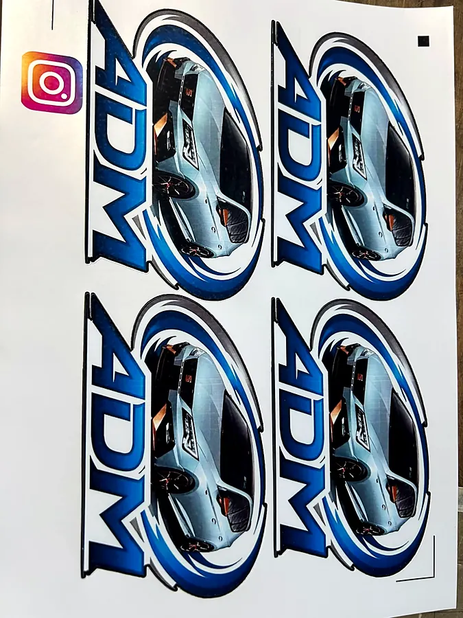 Hoja de stickers impresos y cortados